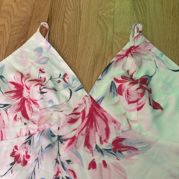 La Vie En Rose Luxury Edition Pink and White Floral Satin Camisole White Garden - Picture 5 of 9